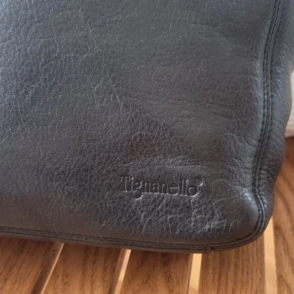 Tignanello | Pebbled leather crossbody shoulder bag | Black - Picture 2 of 6